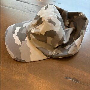 New Lululemon grey Camo hat
